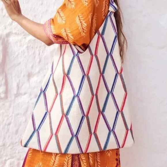 New ZARA Geometric Pattern Ecru Medium‎ Beach Hobo Tote Bag NWT - Picture 1 of 6